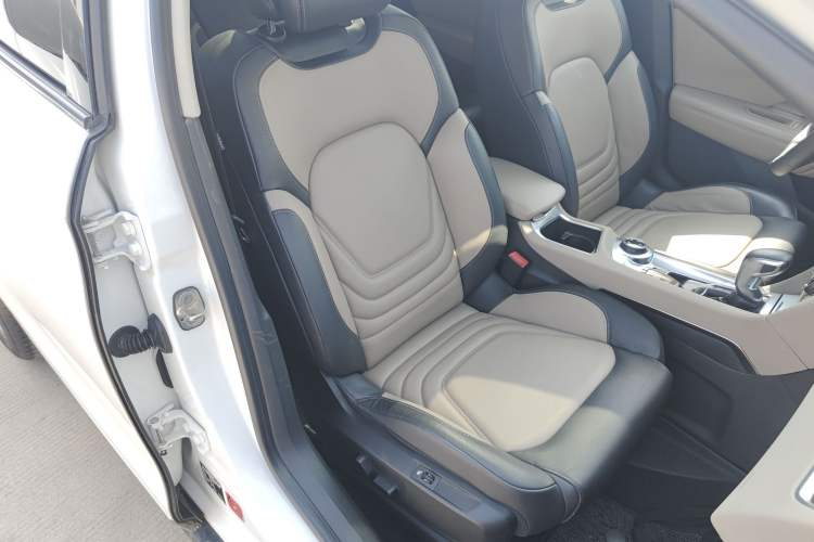 Used DS 6 2016 1.6T Luxury Edition THP160