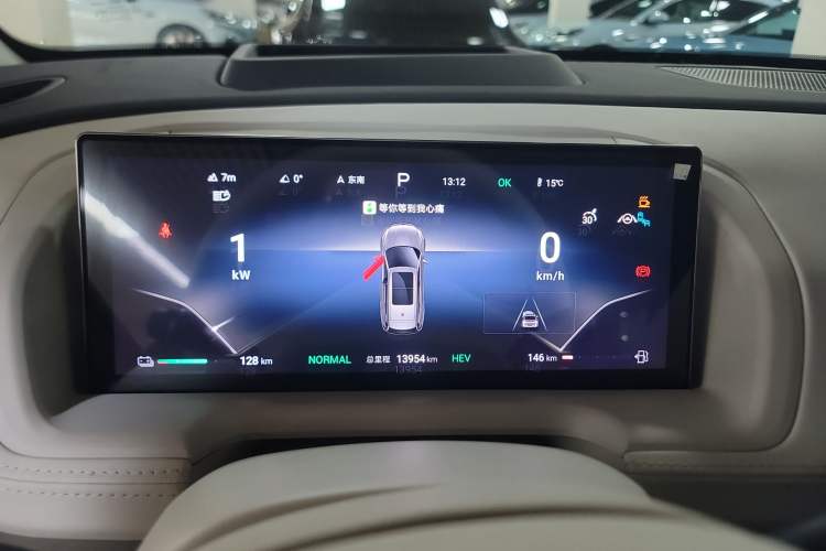 Used Denza N8 2023 Four-Wheel Drive Ultra-Hybrid Flagship Seven-Seater Version
