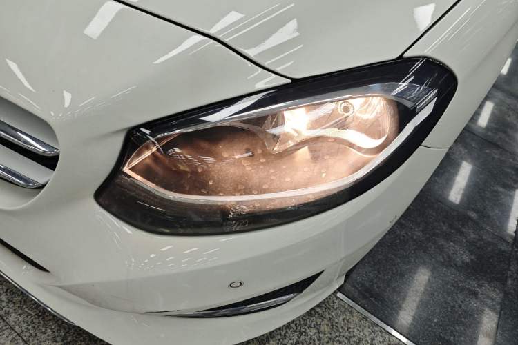 Used Mercedes-Benz B-Class 2015 B 200 Sport Edition Left Front Headlight