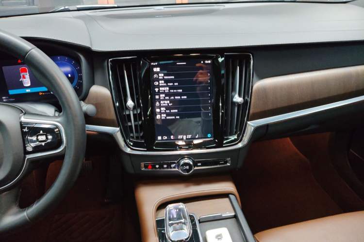Used Volvo S90 2023 B5 Zhiyuan Luxury Edition Audio And AC Panel