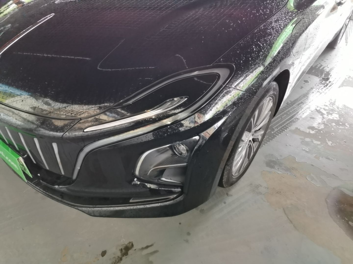 Hongqi E-QM5 2022 431 km Charge & Enjoy Edition — снимка 8