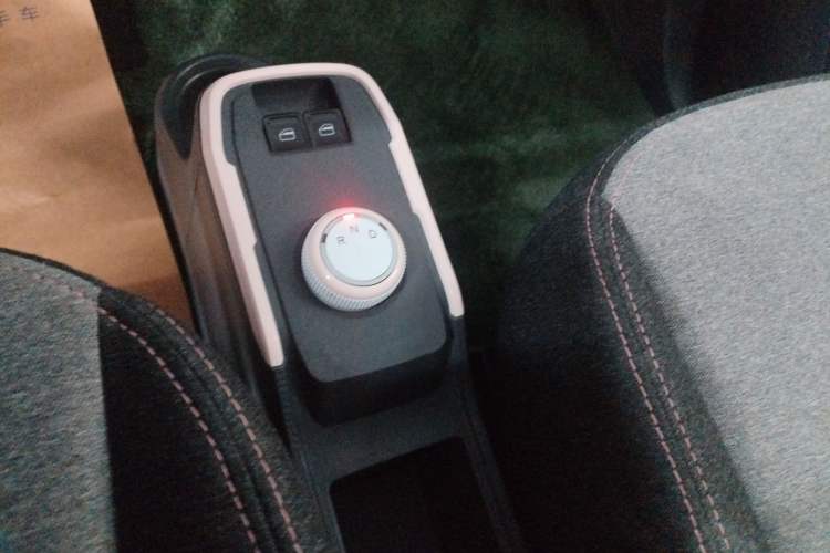 Used Chery QQ Ice Cream 2022 120km Conical Shape Lithium Iron Phosphate Gear Lever