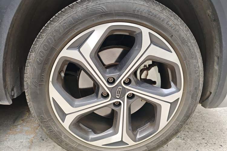 Used Geely Auto Monjaro L 2021 2.0TD DCT EVO Two-Wheel Drive Prestige Version Right Front Wheel Hub