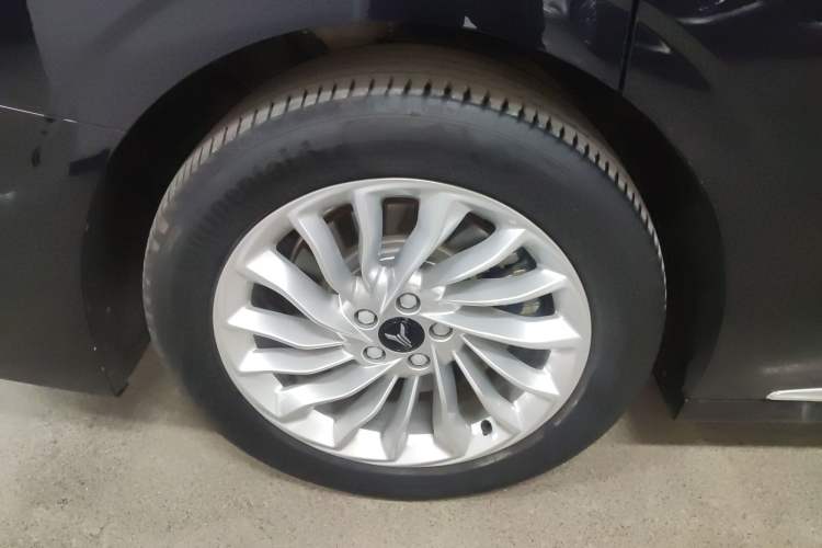 Used VOYAH Dream 2024 PHEV Extended-Range Premium Edition Right Rear Wheel Hub