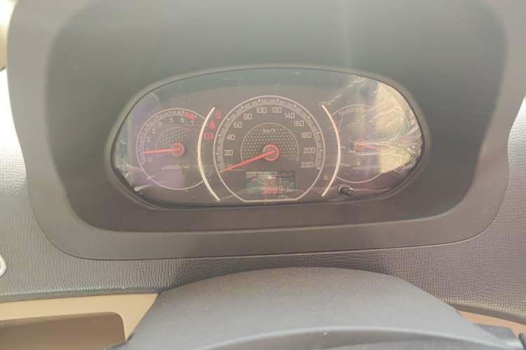 Used Wuling Zhengcheng 2015 1.8L Luxury Model LJ479QE2
