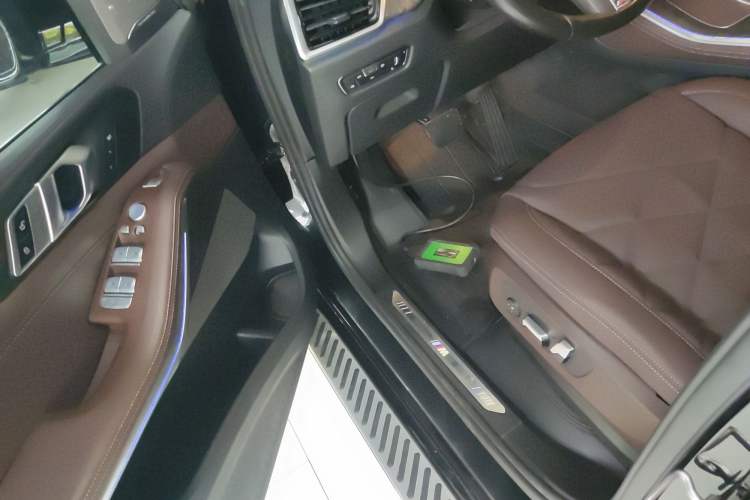 Used BMW X5 2022 Restyled xDrive 30Li M Sport Package Driver Seat