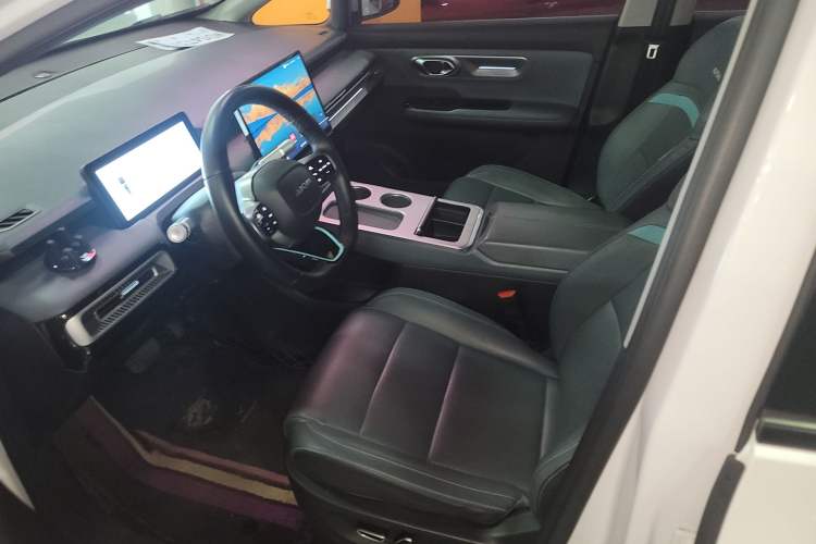 Used AION Y 2023 Plus 510 Smart Edition Left Front Seat