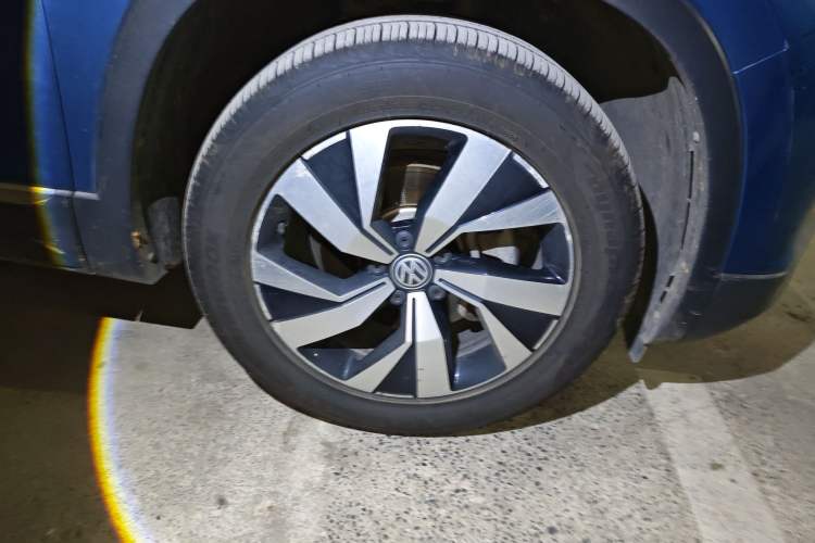 Used Volkswagen Tayron 2019 330TSI Two-Wheel-Drive Luxury Version China V Emission Standard Right Front Wheel Hub