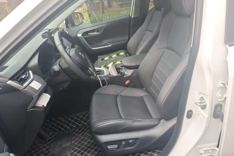 Used Toyota Wildlander 2023 2.0L CVT Two-Wheel Drive Luxury PLUS Edition
