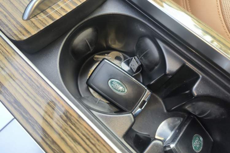 Used Land Rover Range 2018 3.0 SC V6 Vogue SE Long-Wheelbase Edition Vehicle Key