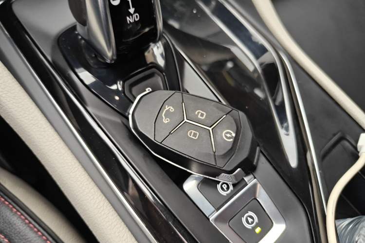 Used Lynk & Co 02 2018 1.5T DCT Two-Wheel Drive Zhaopu Version China V Standard Vehicle Key