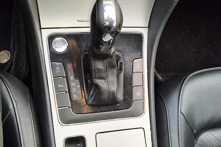 Used Volkswagen Passat 2014 1.8TSI DSG Prestige Navigation Edition Gear Lever