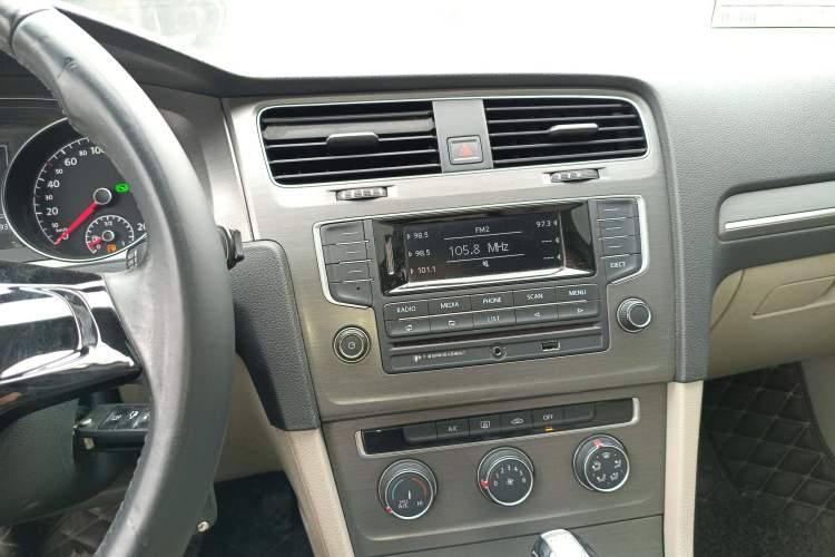 Used Volkswagen Golf 2015 1.4TSI Automatic Comfort Model
