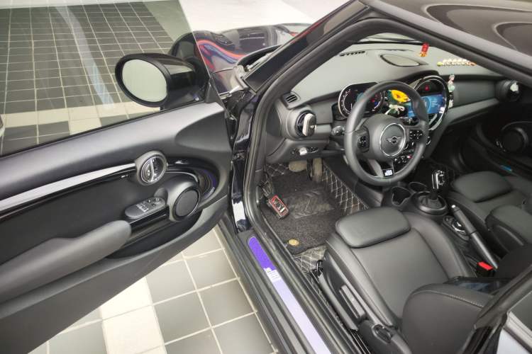 Used MINI 2023 1.5T COOPER Midnight Escape Special Edition
