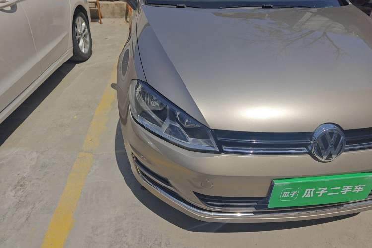 Used Volkswagen Golf 2016 230TSI Automatic Comfort Version Right Front Headlight