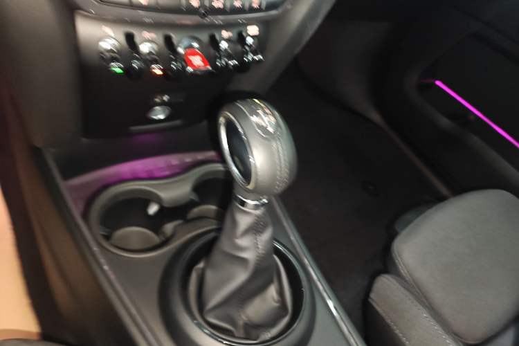 Used MINI Countryman 2018 1.5T COOPER Artist