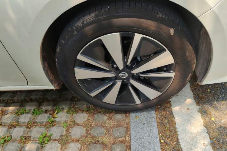 Used Nissan Teana 2021 2.0L XL Comfort Edition Right Front Wheel Hub