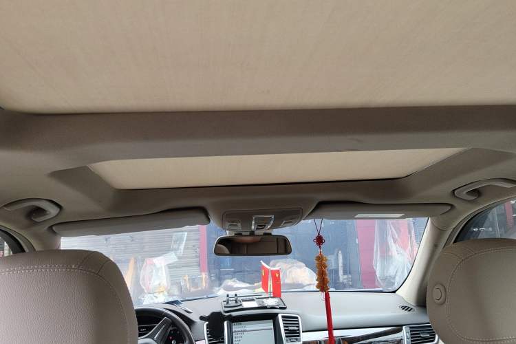 Used Mercedes-Benz M-Class 2015 ML 400 4MATIC Dynamic Model Headliner