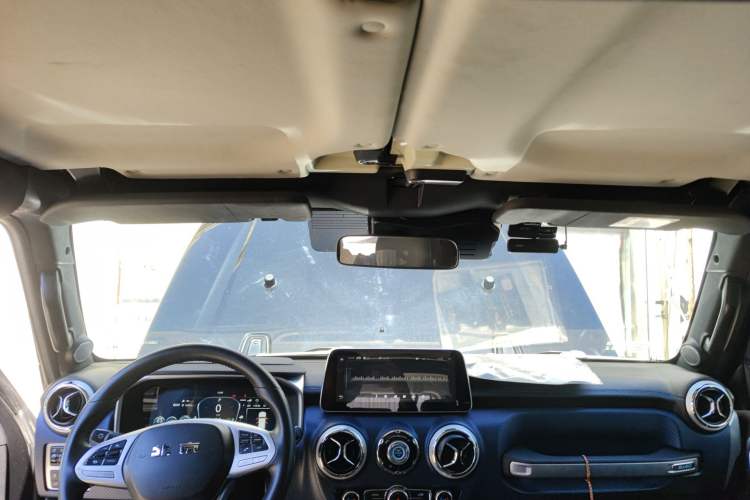 Used BAIC Off-Road BJ40 2020 2.0T Automatic Four-Wheel Drive Urban Hunter Edition Chivalrous Type Headliner