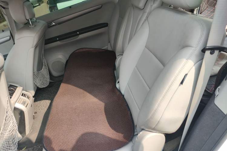 Used Mercedes-Benz R-Class 2011 R 300 L Business Model