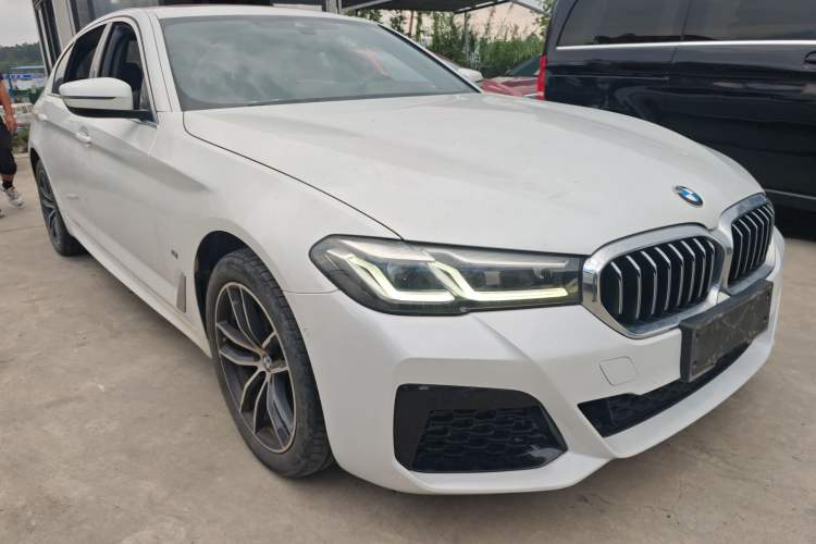 Used BMW 5 Series 2022 Restyled 525Li M Sport Package Front Right 45 Deg