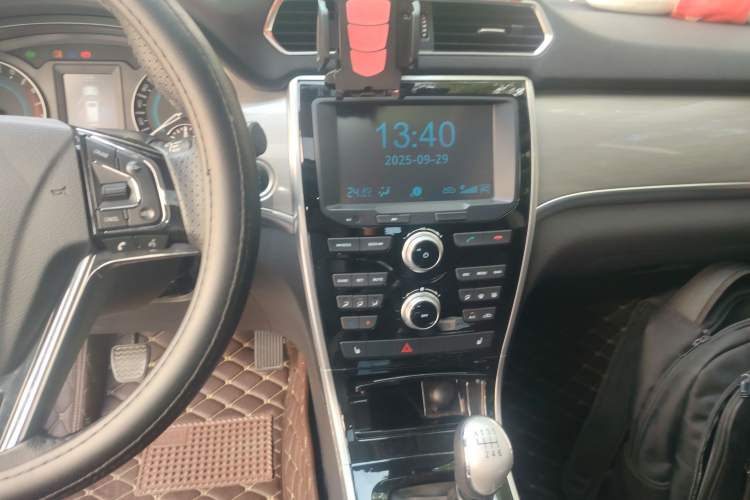 Used Haval H2 2017 Red-Label 1.5T Manual Two-Wheel-Drive Elite Model