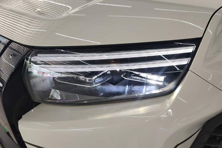 Used Formula Leopard Titanium 3 2025 501KM All-Wheel Drive Intelligent Driving Ultra Version
