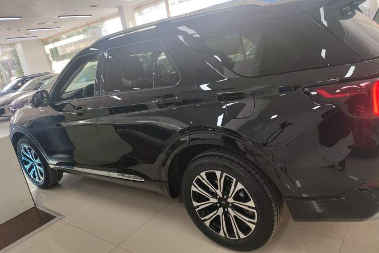 Used Ford Explorer 2024 2.3T EcoBoost Four-Wheel Drive Titanium Edition 6 Seats