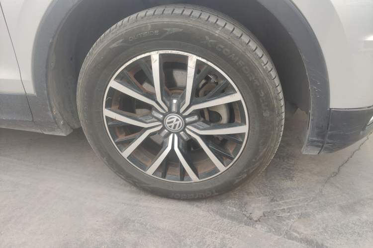 Used Volkswagen Tiguan L 2018 330TSI Automatic Two-Wheel Drive Luxury Edition Right Front Wheel Hub