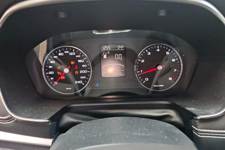 Used Roewe RX5 2018 20T Two-Wheel Drive Automatic Internet Smart Edition
