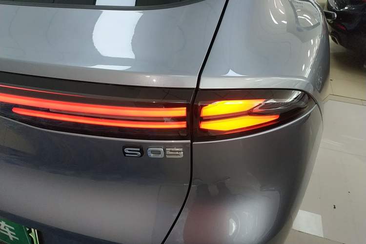 Used Deepal S05 2024 200Max Range-Extended Long-Range Version Right Rear Taillight