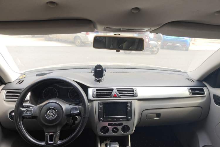 Used Volkswagen Bora 2011 1.6L Automatic Fashion Edition Headliner