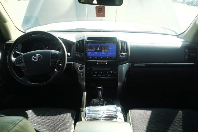 Used Toyota Land Cruiser  Center Console