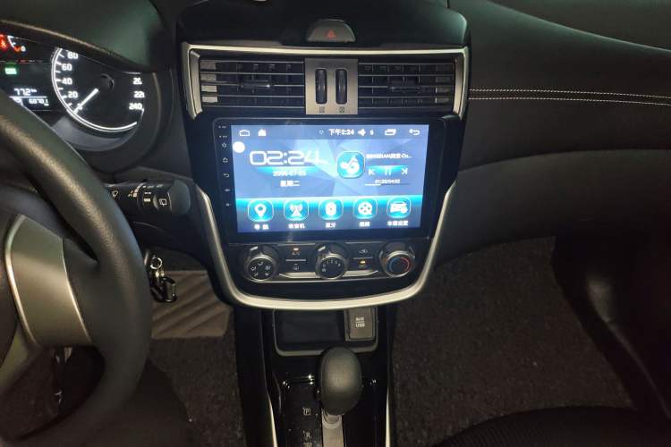 Used Nissan Tiida 2016 1.6L CVT Cool Dynamic Edition