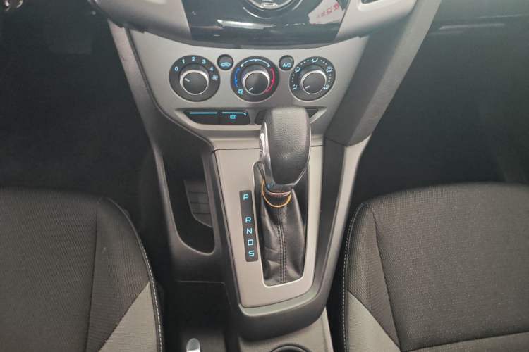 Used Ford Focus 2012 Hatchback 1.6L Automatic Comfort Model Gear Lever