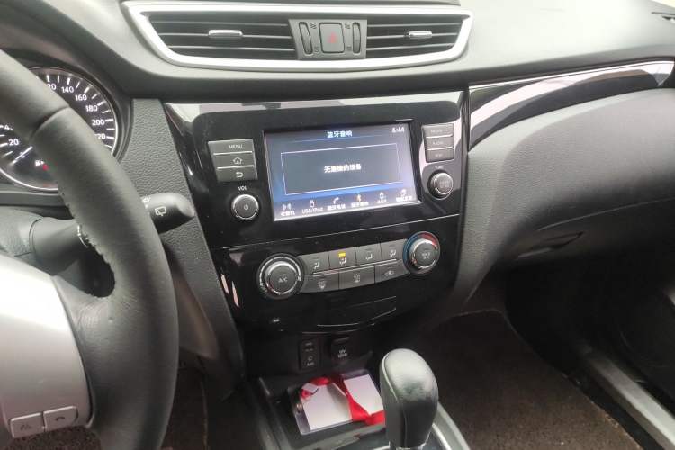 Used Nissan Qashqai 2017 2.0L CVT Smart Enjoyment Version China V Standard Audio And AC Panel