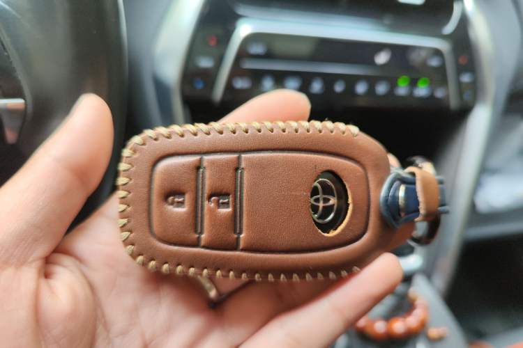 Used Toyota Harrier 2023 2.0L CVT Two-Wheel Drive Deluxe Edition Vehicle Key