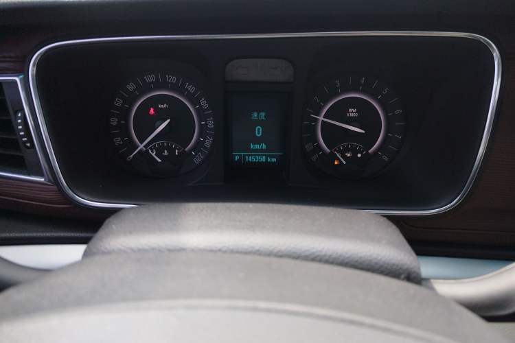 Used Buick GL8 2017 25S Prestige Version China V Standard Odometer Close Up
