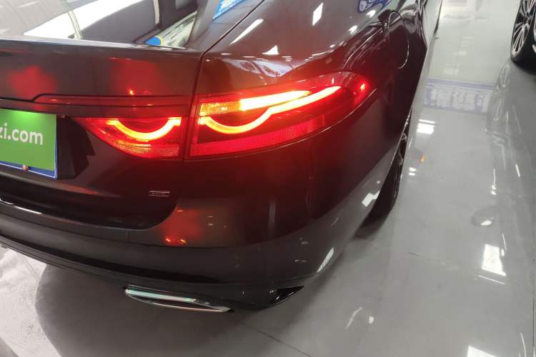 Used Jaguar XFL 2021 XFL 2.0T P250 All-Wheel-Drive Shimmering Black Sport Edition
