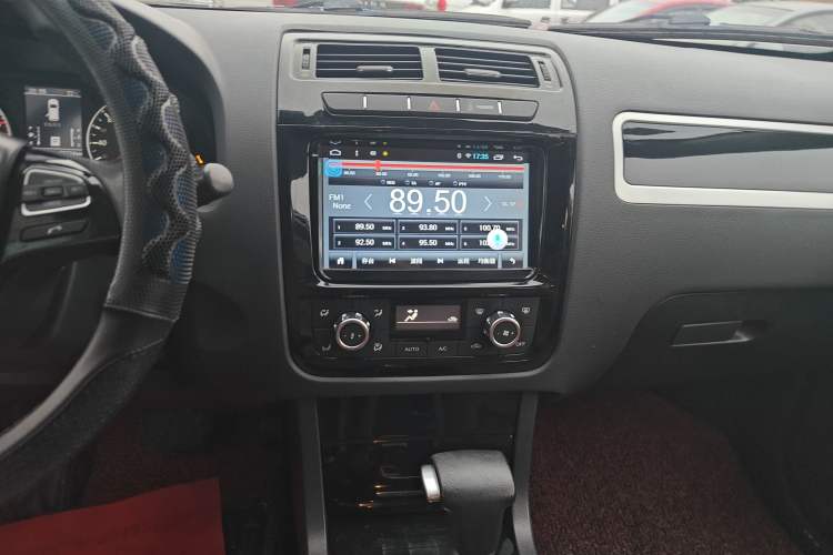 Used Yema T70 2015 Revised 1.8T CVT Elegant Version
