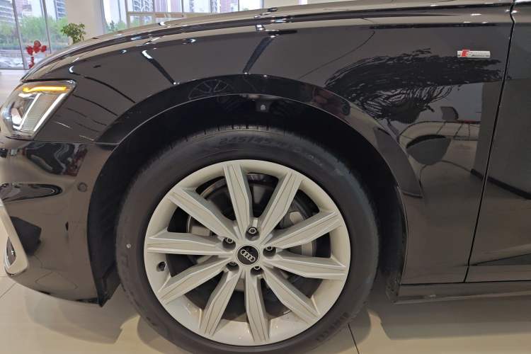 Used Audi A6L 2024 45 TFSI Prestige Dynamic Edition Left Front Wheel Hub