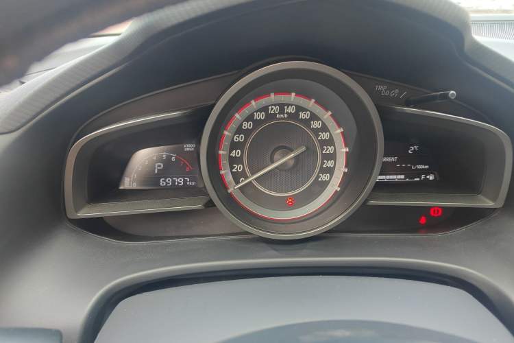 Used Mazda Mazda 3 Axela 2014 Sedan 1.5L Automatic Luxury Model