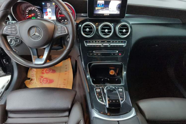 Used Mercedes-Benz GLC 2018 Facelift GLC 260 4MATIC Luxury Edition