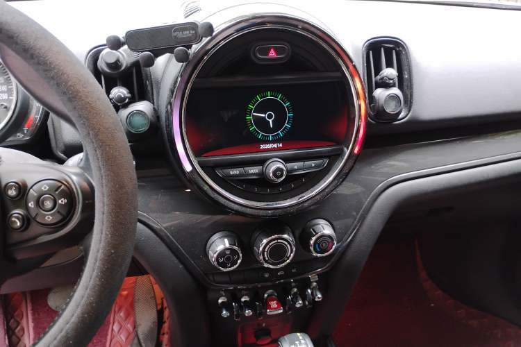 Used MINI Countryman 2018 1.5T COOPER Special Edition Audio And AC Panel