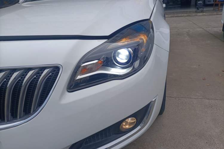 Used Buick Regal 2015 2.0L Leading Fashion Edition