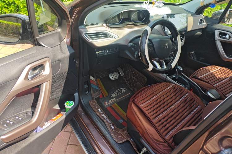 Used Peugeot 2008 2014 1.6L Automatic Navigation Edition