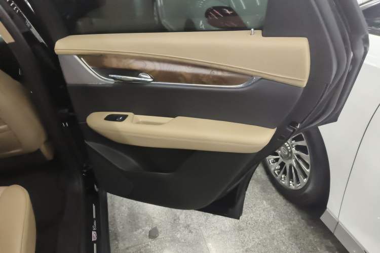 Used Cadillac XT5 2022 2.0T Four-Wheel Drive Platinum Edition