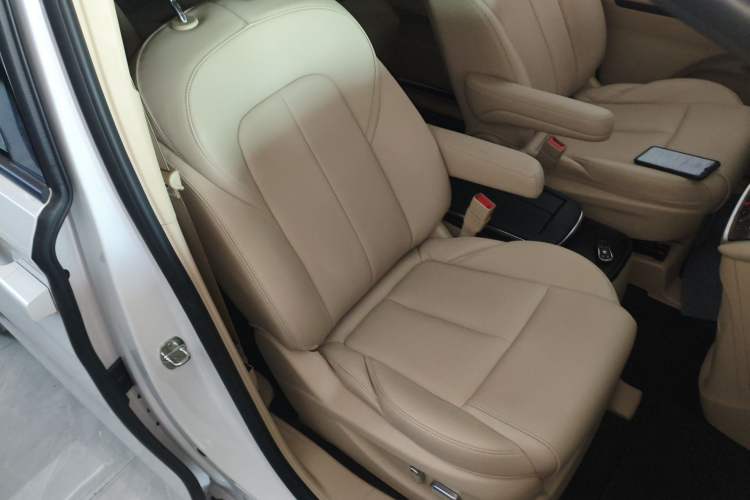 Used Buick GL8 2023 ES Lu Zun Deluxe Model