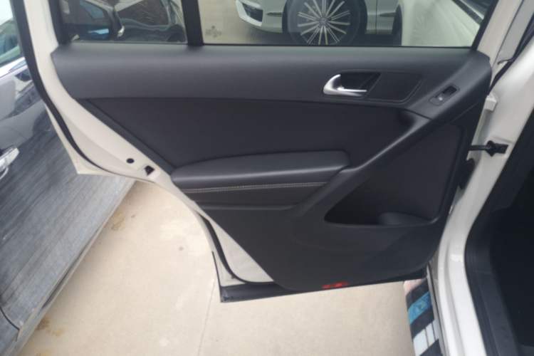 Used Volkswagen Tiguan L 2017 300TSI Automatic Two-Wheel Drive Silk Road Luxury Edition