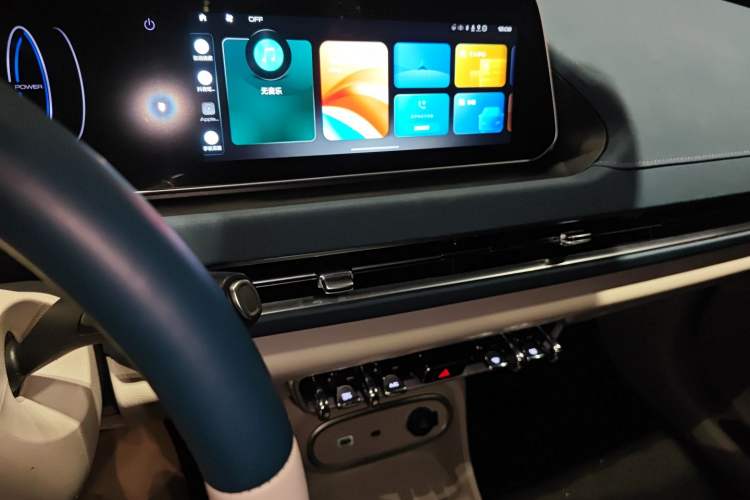 Used ORA Good Cat 2023 401 km Standard Range Prestige Version Lithium Iron Phosphate